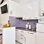 Marigold Stone House 公寓