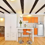 公寓 Marigold Stone House