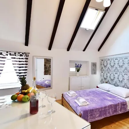 Apartamento Marigold Stone House Split