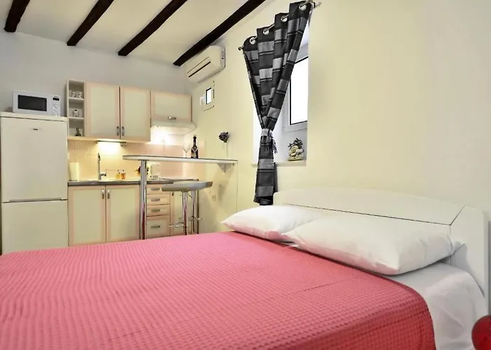 Marigold Stone House * سبليت