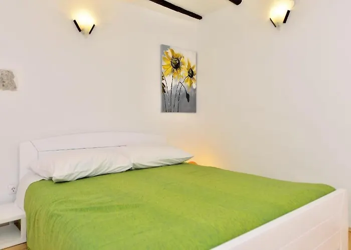 Marigold Stone House דירה *